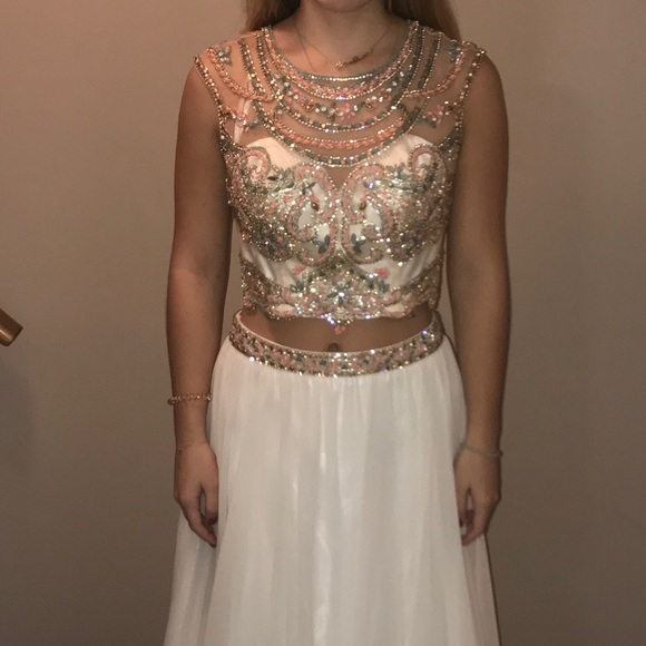 Shail K. Prom Dress - Picture 3 of 8